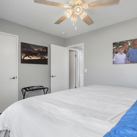 شقة King Bed Well-Located Cozy Townhouse Retreat غولفبورت المظهر الخارجي الصورة